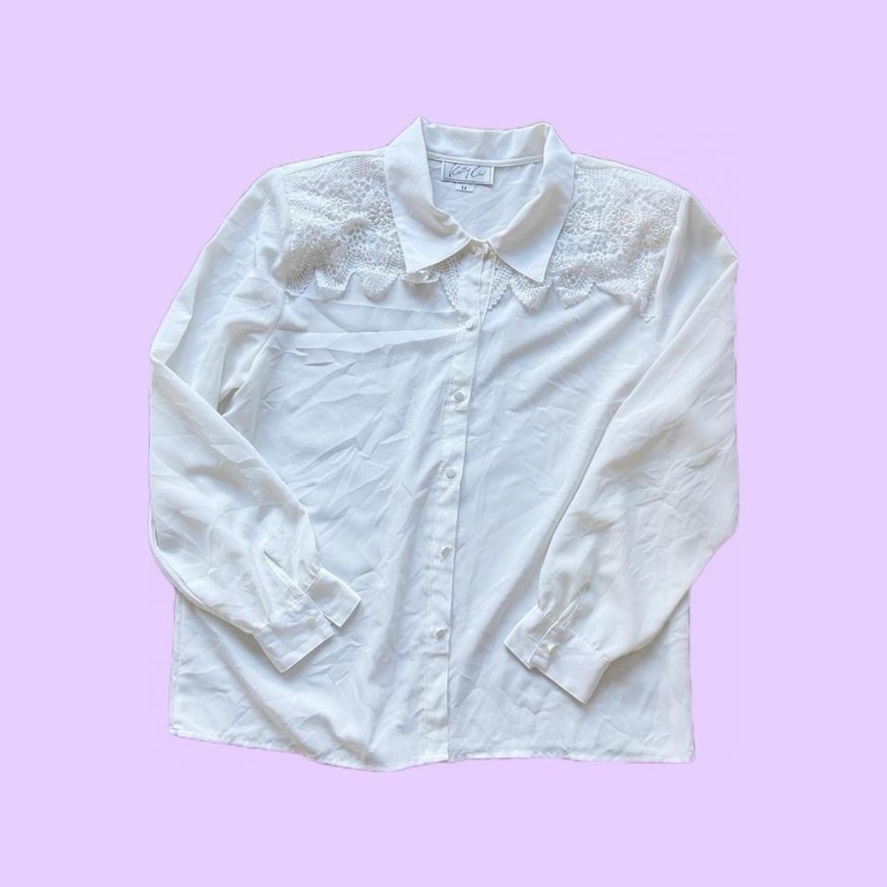 Vintage y2k White Button Down Shirt with Embroidery Detailing on Collar🔥